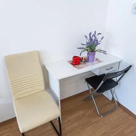 Modern 2br 5 Min Walk To Wenceslas Square * Prag