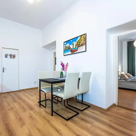 Apartment Modern 2br 5 Min Walk To Wenceslas Square *