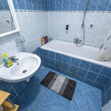 Modern 2br 5 Min Walk To Wenceslas Square * Prag