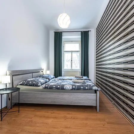 Modern 2br 5 Min Walk To Wenceslas Square Apartment Prag