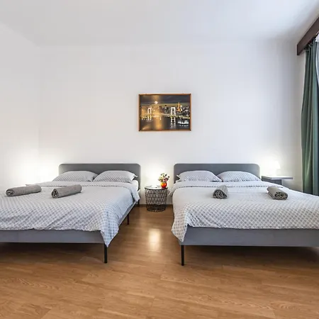 Modern 2br 5 Min Walk To Wenceslas Square Apartment *