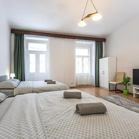 Apartment Modern 2br 5 Min Walk To Wenceslas Square