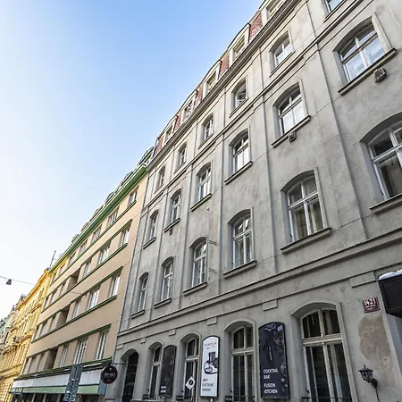 Modern 2br 5 Min Walk To Wenceslas Square Apartment Prag